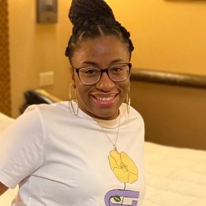 Meet your Posher, Emoni